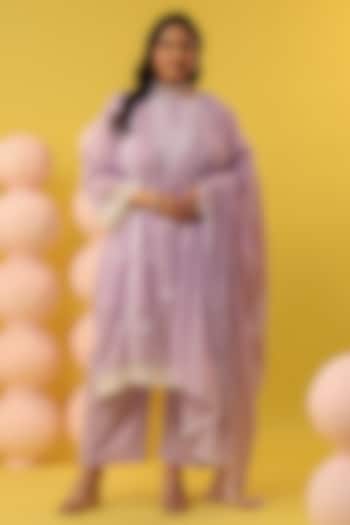 Lavender Mulmul Chikankari Embroidered Straight Kurta Set by Scakhi Luxe at Pernia's Pop Up Shop