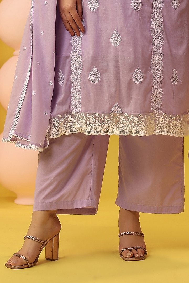 Lavender Mulmul Chikankari Embroidered Straight Kurta Set by Scakhi Luxe at Pernia's Pop Up Shop