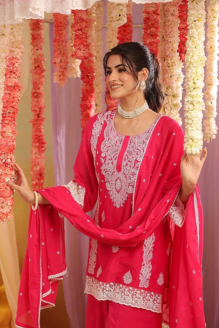 Pink Mulmul Chikankari Kurta Set by Scakhi Luxe at Pernia's Pop Up Shop