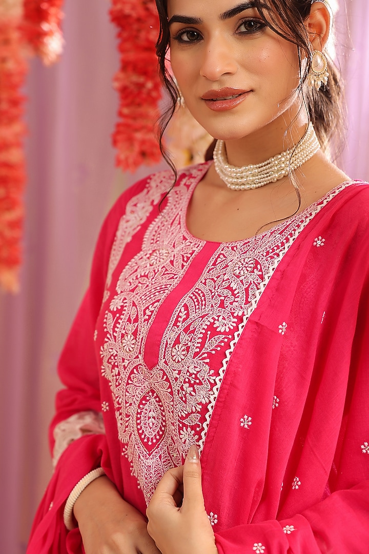Pink Mulmul Chikankari Kurta Set by Scakhi Luxe at Pernia's Pop Up Shop