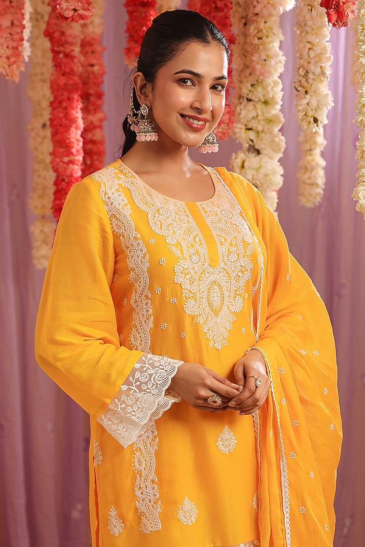 Yellow Mulmul Chikankari Kurta Set by Scakhi Luxe at Pernia's Pop Up Shop