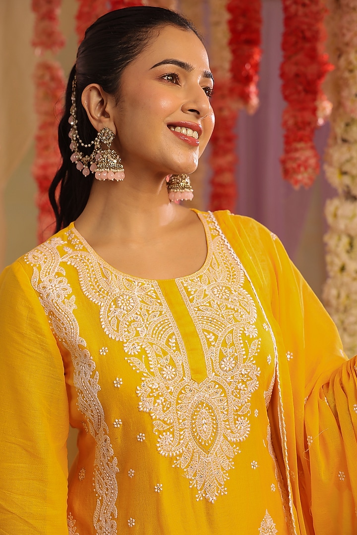 Yellow Mulmul Chikankari Kurta Set by Scakhi Luxe at Pernia's Pop Up Shop