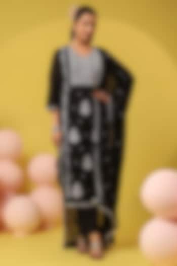 Black Mulmul Chikankari Embroidered Straight Kurta Set by Scakhi Luxe at Pernia's Pop Up Shop