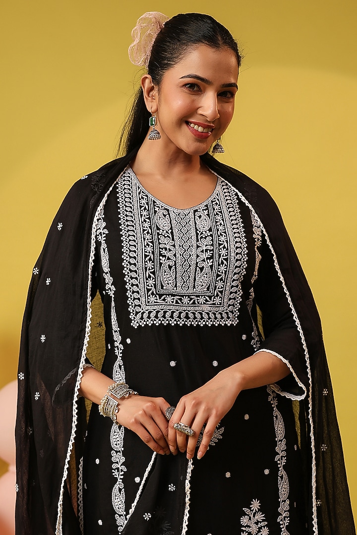 Black Mulmul Chikankari Embroidered Straight Kurta Set by Scakhi Luxe at Pernia's Pop Up Shop