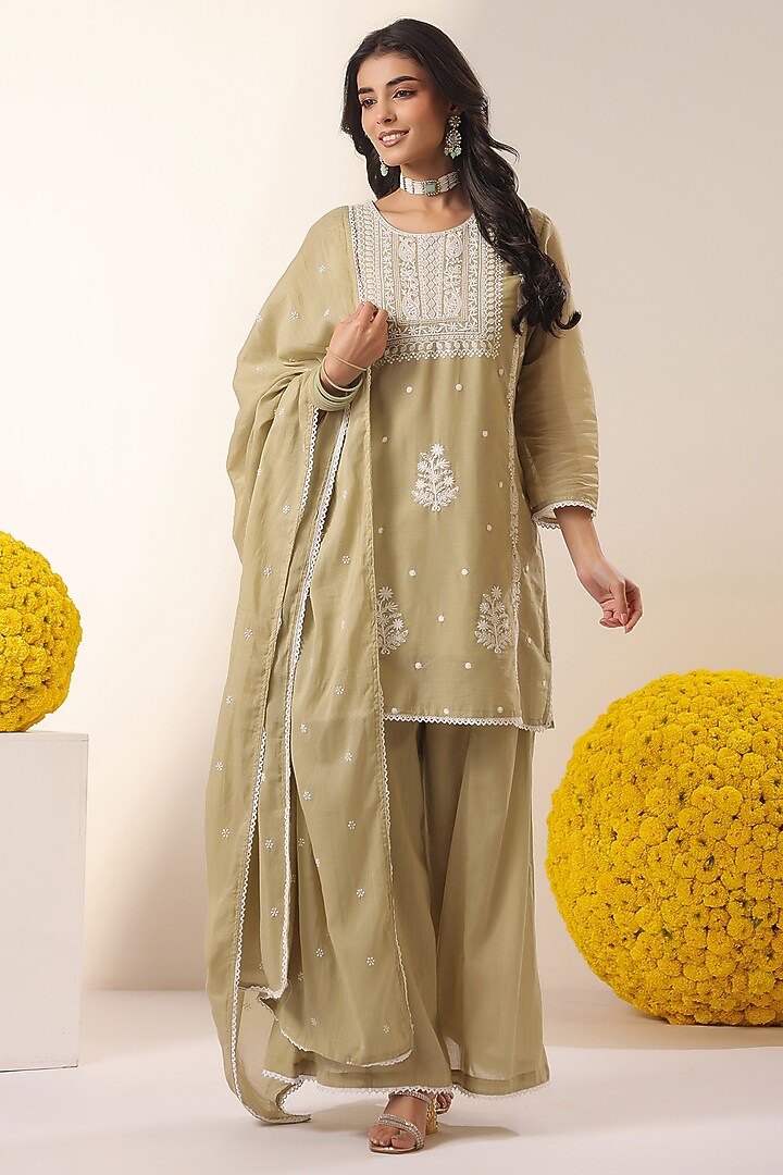 Beige Mulmul Chikankari Kurta Set by Scakhi Luxe at Pernia's Pop Up Shop