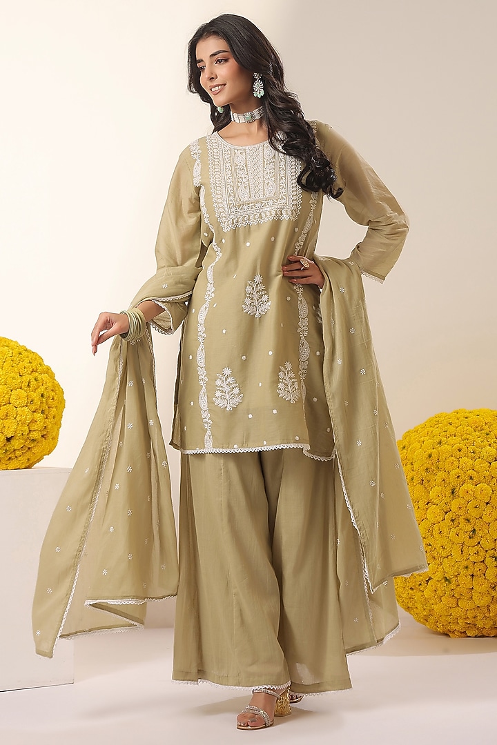 Beige Mulmul Chikankari Kurta Set by Scakhi Luxe at Pernia's Pop Up Shop