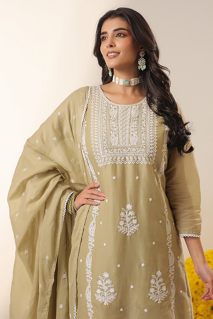 Beige Mulmul Chikankari Kurta Set by Scakhi Luxe at Pernia's Pop Up Shop