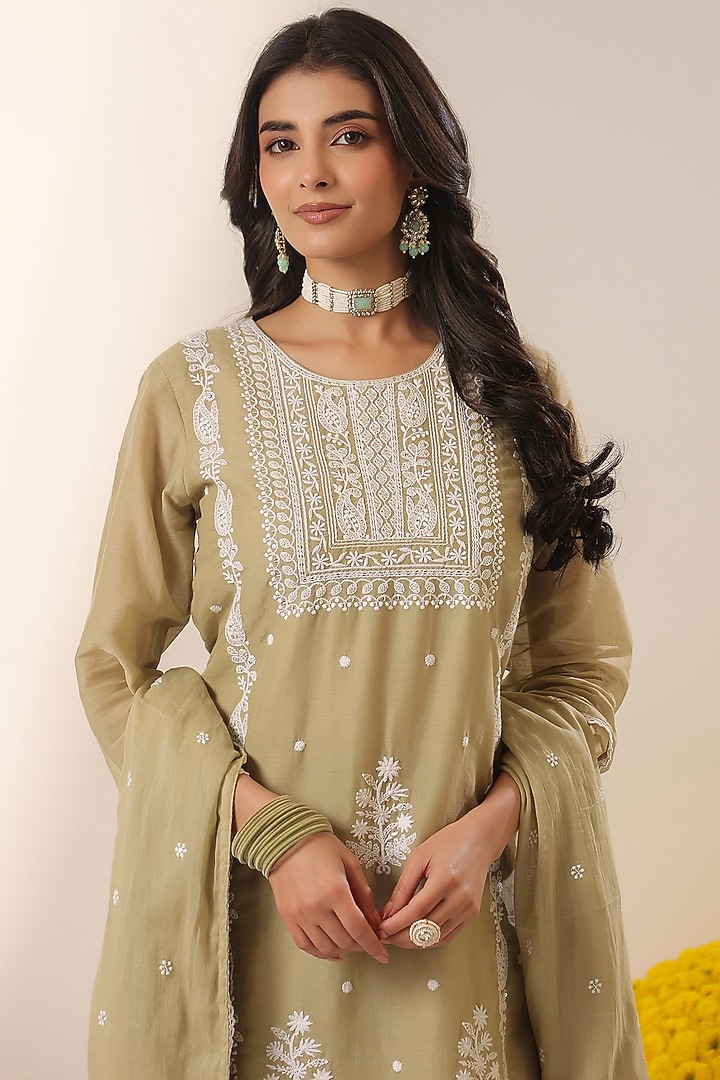 Beige Mulmul Chikankari Kurta Set by Scakhi Luxe at Pernia's Pop Up Shop