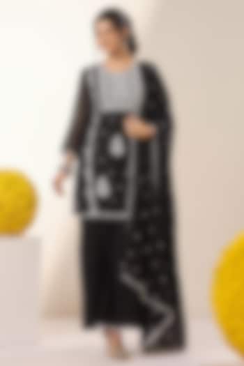 Black Mulmul Chikankari Kurta Set by Scakhi Luxe at Pernia's Pop Up Shop