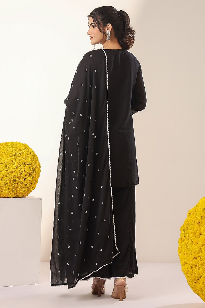 Black Mulmul Chikankari Kurta Set by Scakhi Luxe at Pernia's Pop Up Shop