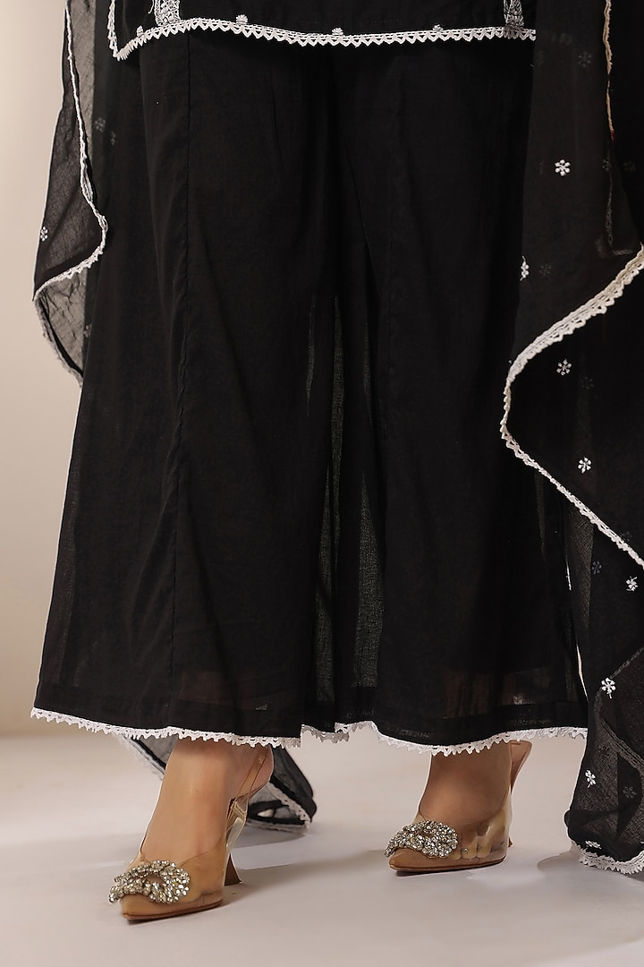 Black Mulmul Chikankari Kurta Set by Scakhi Luxe at Pernia's Pop Up Shop