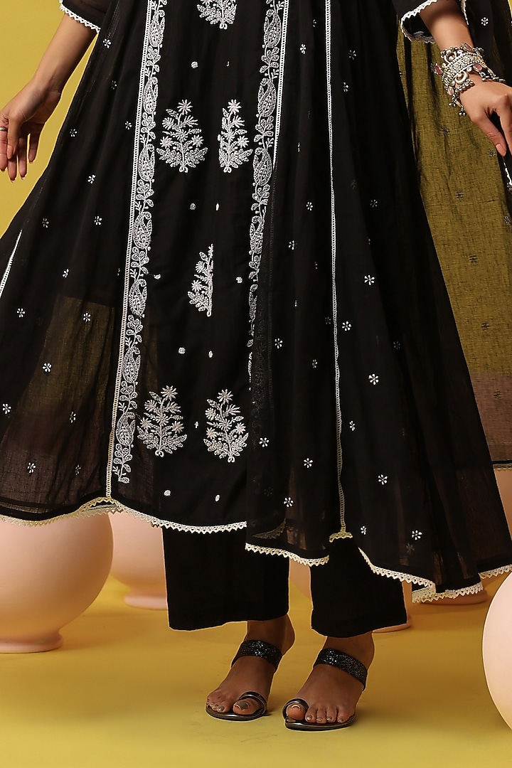 Black Mulmul Chikankari Embroidered Anarkali Set by Scakhi Luxe at Pernia's Pop Up Shop