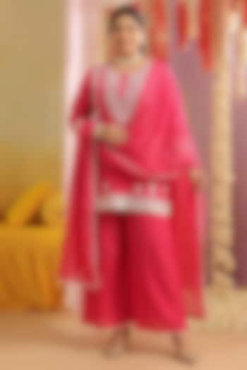 Fuchsia Mulmul Chikankari Embroidered Kurta Set by Scakhi Luxe at Pernia's Pop Up Shop