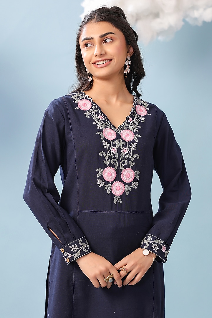 Indigo Cotton Blend Embroidered Paneled Kurta Set by Scakhi Luxe at Pernia's Pop Up Shop