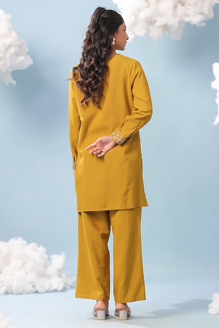 Olive Cotton Blend Embroidered Paneled Kurta Set by Scakhi Luxe at Pernia's Pop Up Shop