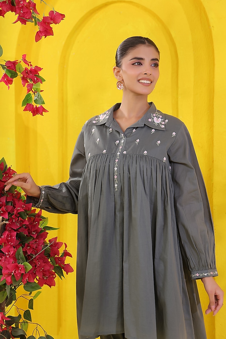 Sage Green Cotton Mulmul Embroidered Co-Ord Set by Scakhi Luxe at Pernia's Pop Up Shop