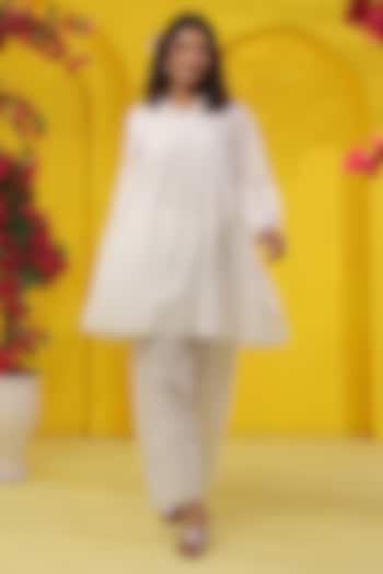 White Cotton Mulmul Embroidered Co-Ord Set by Scakhi Luxe at Pernia's Pop Up Shop