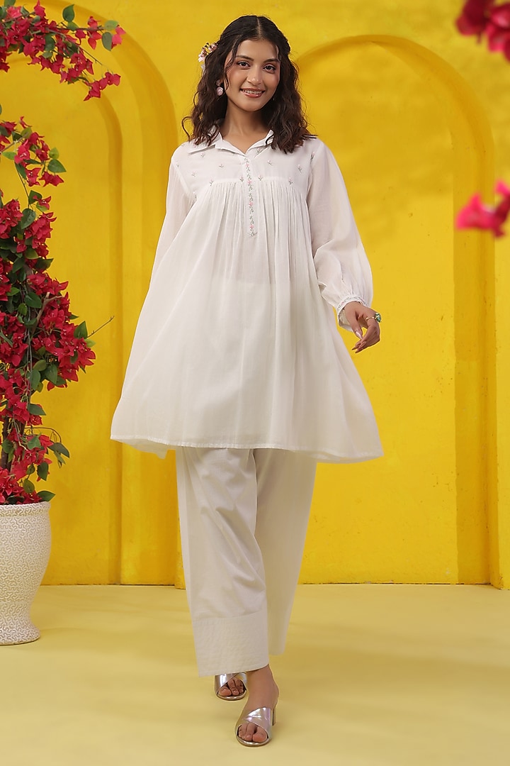 White Cotton Mulmul Embroidered Co-Ord Set by Scakhi Luxe at Pernia's Pop Up Shop