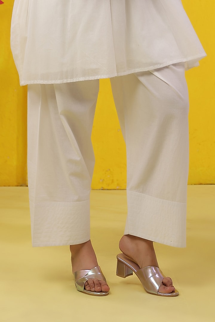 White Cotton Mulmul Embroidered Co-Ord Set by Scakhi Luxe at Pernia's Pop Up Shop