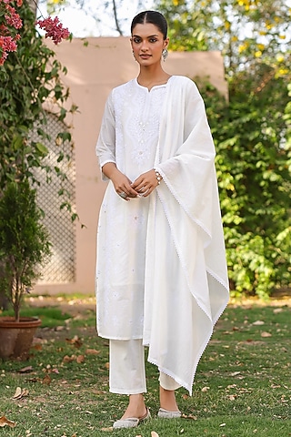 White Cotton Mulmul Chikankari Embroidered Kurta Set by Scakhi Luxe