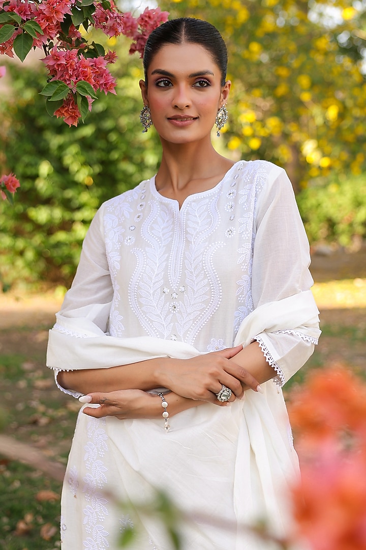 White Cotton Mulmul Chikankari Embroidered Kurta Set by Scakhi Luxe at Pernia's Pop Up Shop