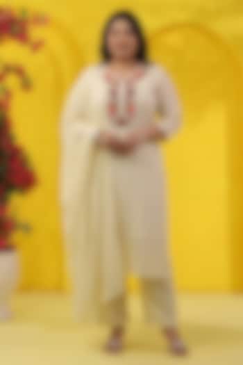 Butter Yellow Cotton Mulmul Kashmiri Embroidered Kurta Set by Scakhi Luxe at Pernia's Pop Up Shop