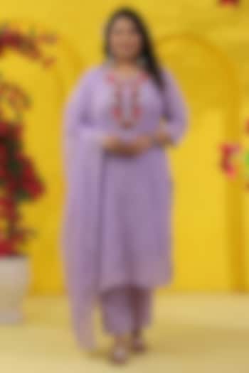 Lavender Cotton Mulmul Kashmiri Embroidered Kurta Set by Scakhi Luxe at Pernia's Pop Up Shop