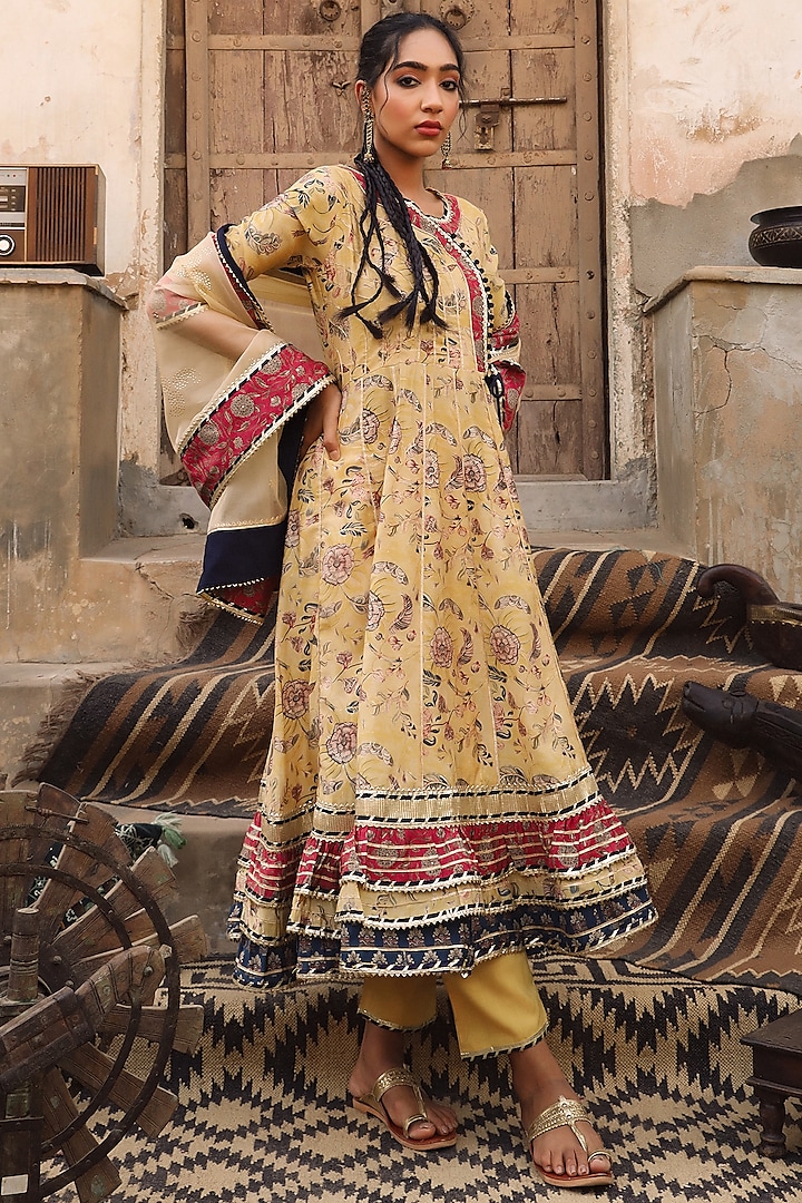 Mustard Printed Anarkali Set by Scakhi Luxe at Pernia's Pop Up Shop