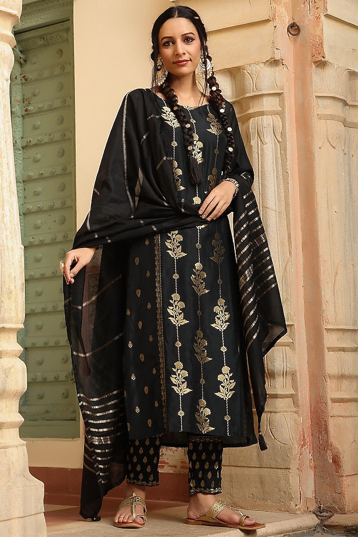 Black Dola Silk Kurta Set by Scakhi Luxe at Pernia's Pop Up Shop