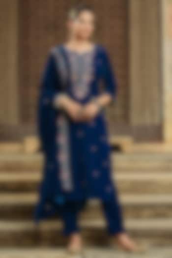 Blue Embroidered Kurta Set by Scakhi Luxe at Pernia's Pop Up Shop