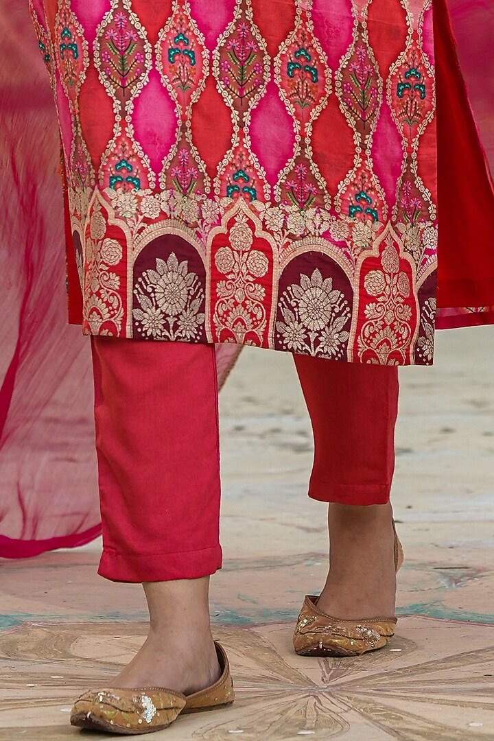 Coral Banarasi Silk Jacquard Floral Printed & Sequins Embellished Kurta Set by Scakhi Luxe at Pernia's Pop Up Shop