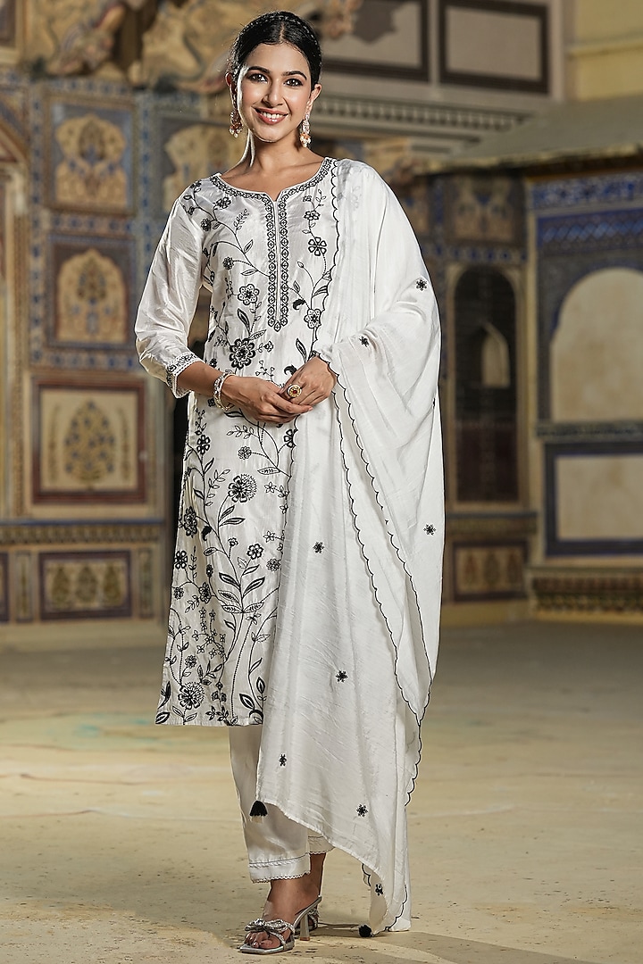 White Silk Dobby Chikankari Embroidered Kurta Set by Scakhi Luxe at Pernia's Pop Up Shop