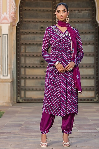 Purple Chinon Silk Leheriya Printed Bandhani Kurta Set by Scakhi Luxe