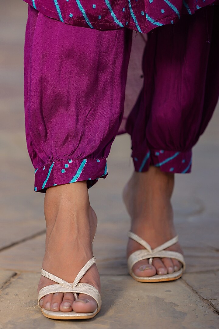 Purple Chinon Silk Leheriya Printed Bandhani Kurta Set by Scakhi Luxe at Pernia's Pop Up Shop