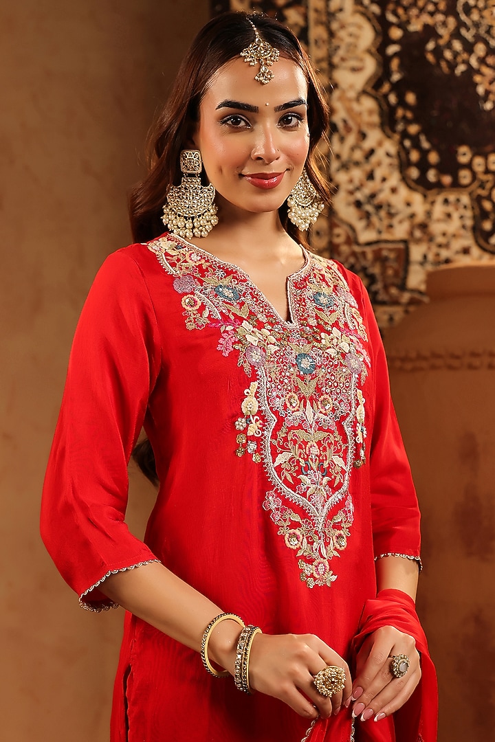 Red Russian Silk Thread & Sequin Embroidered Kurta Set by Scakhi Luxe at Pernia's Pop Up Shop