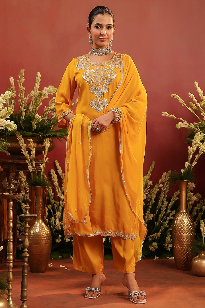 Mustard Russian Silk Zari Embroidered Kurta Set by Scakhi Luxe at Pernia's Pop Up Shop