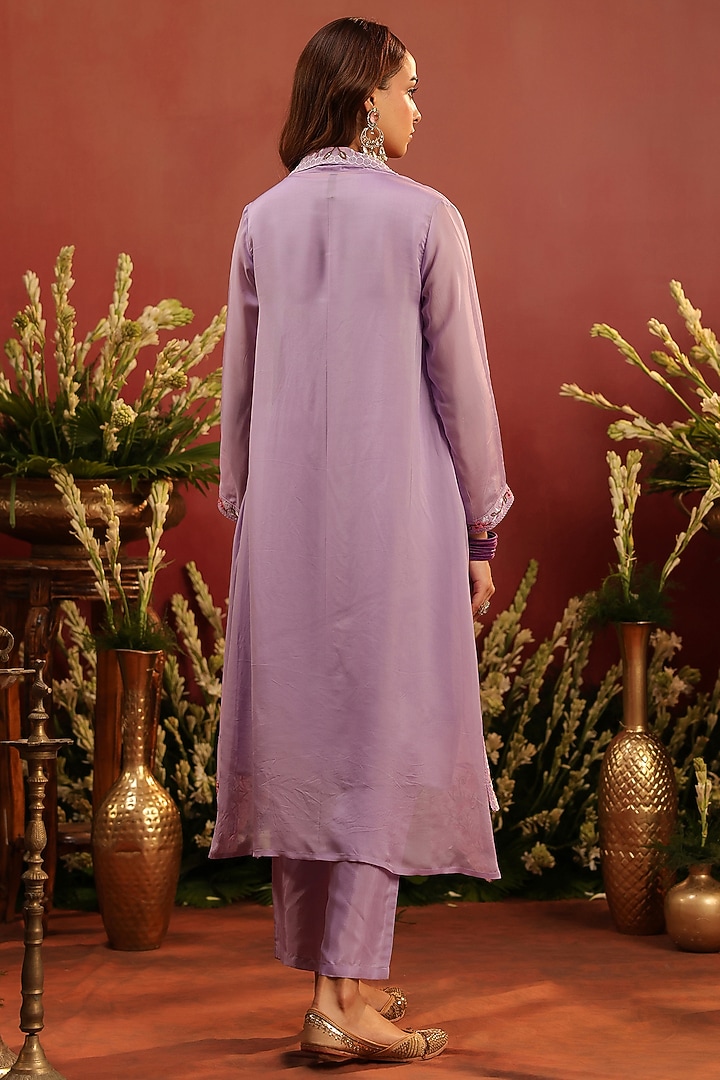 Lavender Organza Silk Embroidered Cape Set by Scakhi Luxe at Pernia's Pop Up Shop
