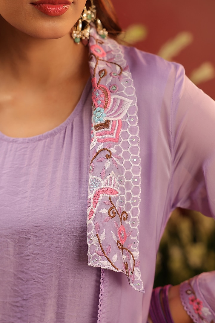 Lavender Organza Silk Embroidered Cape Set by Scakhi Luxe at Pernia's Pop Up Shop