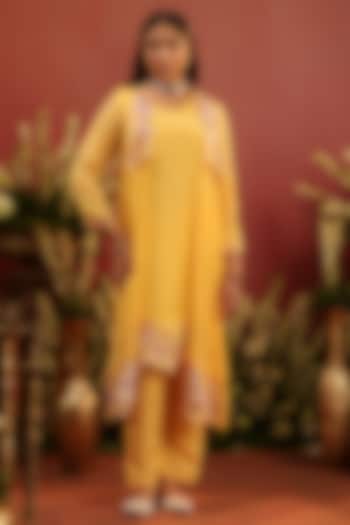 Yellow Organza Silk Embroidered Cape Set by Scakhi Luxe at Pernia's Pop Up Shop