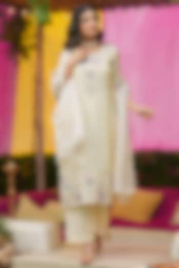 Ivory Shimmer Tissue Floral Embroidered Kurta Set by Scakhi Luxe at Pernia's Pop Up Shop