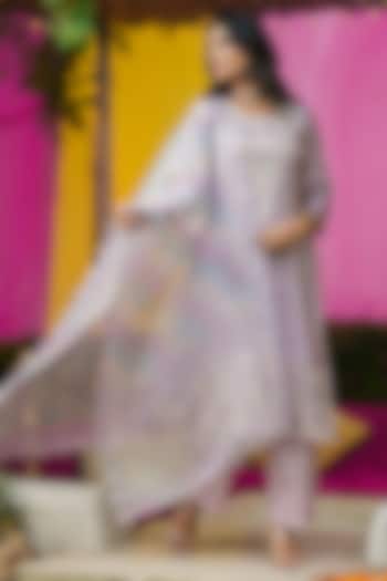 Lavender Shimmer Tissue Floral Embroidered Kurta Set by Scakhi Luxe at Pernia's Pop Up Shop