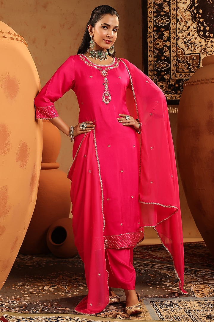 Fuchsia Russian Silk Thread Embroidered Kurta Set by Scakhi Luxe at Pernia's Pop Up Shop