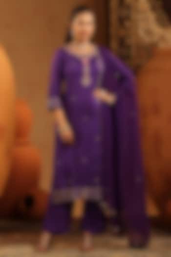 Purple Russian Silk Thread Embroidered Kurta Set by Scakhi Luxe at Pernia's Pop Up Shop