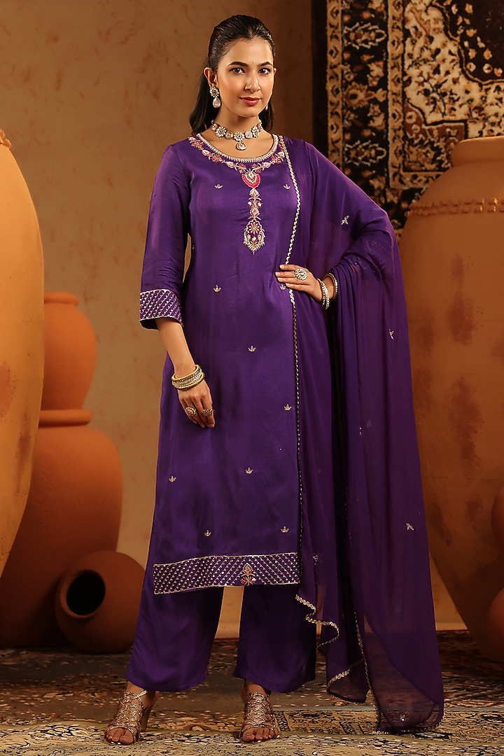 Purple Russian Silk Thread Embroidered Kurta Set by Scakhi Luxe at Pernia's Pop Up Shop