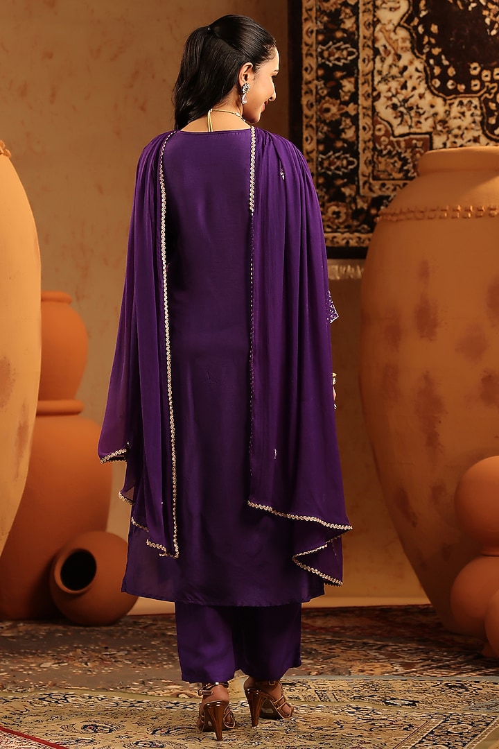 Purple Russian Silk Thread Embroidered Kurta Set by Scakhi Luxe at Pernia's Pop Up Shop