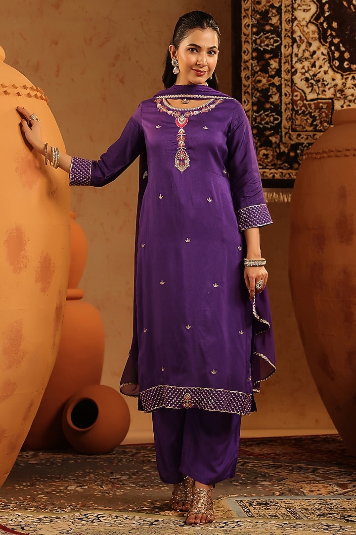 Purple Russian Silk Thread Embroidered Kurta Set by Scakhi Luxe at Pernia's Pop Up Shop