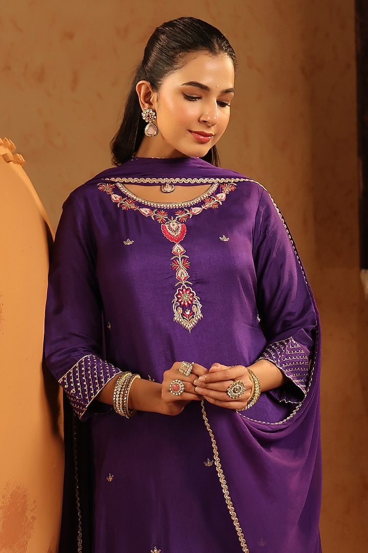 Purple Russian Silk Thread Embroidered Kurta Set by Scakhi Luxe at Pernia's Pop Up Shop