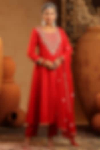 Red Russian Silk Thread Embroidered Anarkali Set by Scakhi Luxe at Pernia's Pop Up Shop