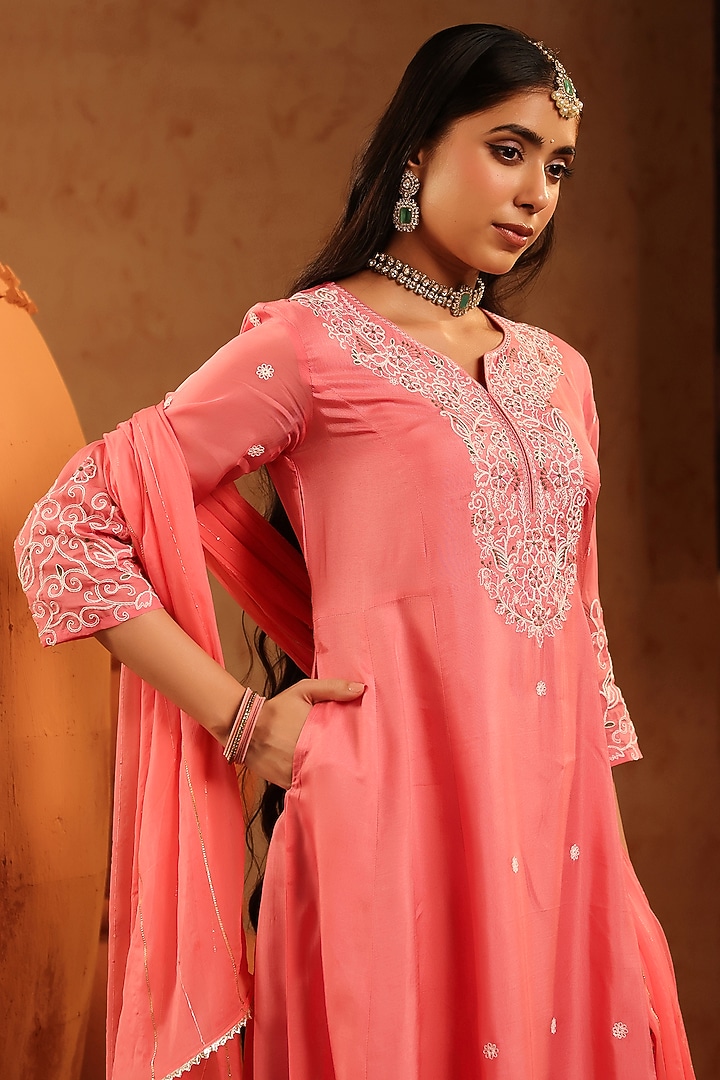 Mauve Russian Silk Thread Embroidered Anarkali Set by Scakhi Luxe at Pernia's Pop Up Shop