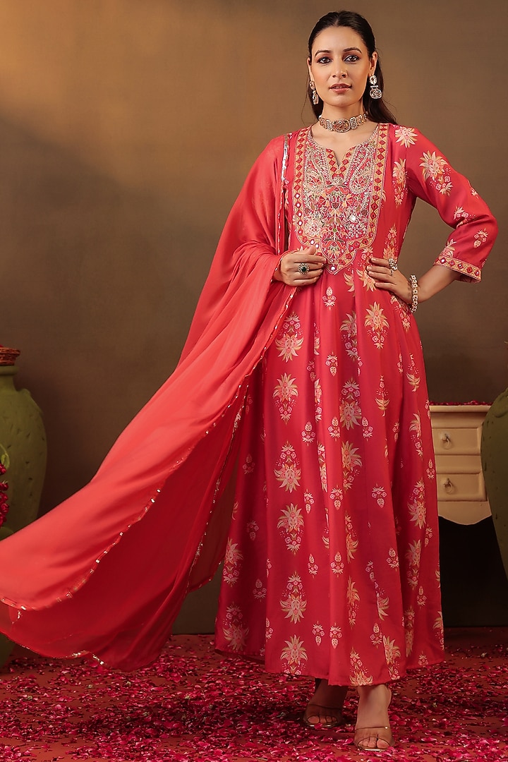 Coral Chanderi Silk Embroidered Anarkali Set by Scakhi Luxe at Pernia's Pop Up Shop